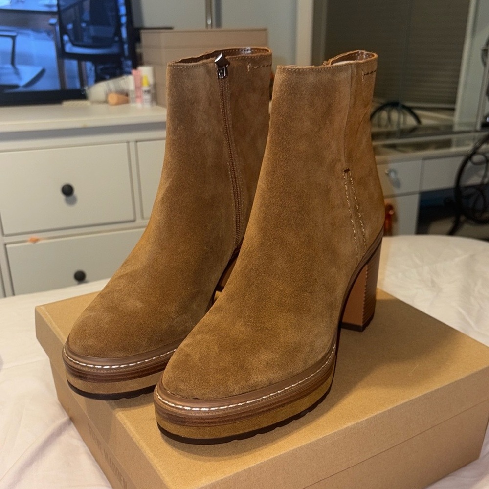 Steve Madden Brown/Tan Shaniya Suede Women's Boots Size 10